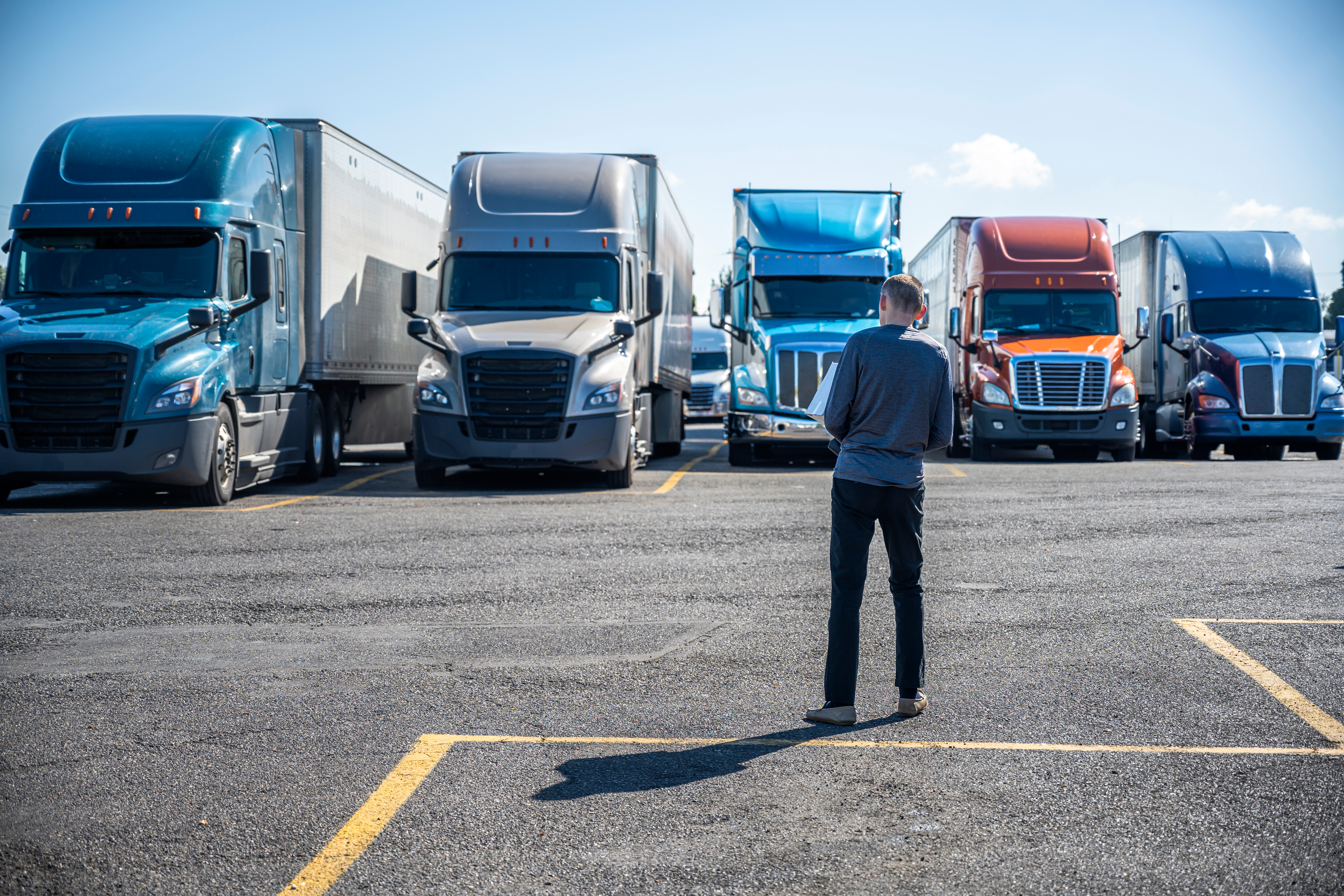 Who Can You Claim Damages From After a Semi Truck Accident?