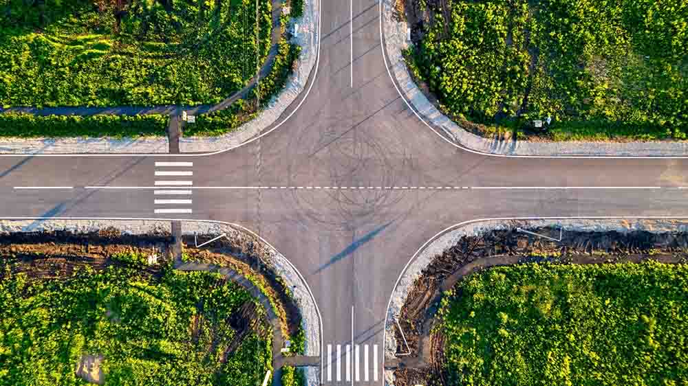 Is Changing Lanes in an Intersection Illegal in Arizona?